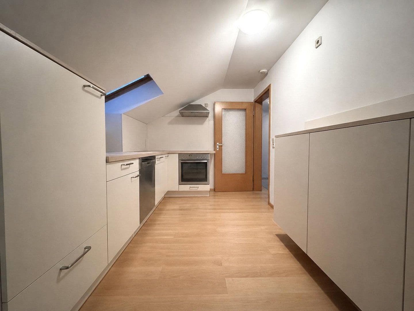 Predaj domu 265 m², pozemok 282 m², Rottweil, Bádensko-Wurttembersko Predaj domu 265 m², pozemok 282 m², Rottweil, Bádensko-Wurttembersko