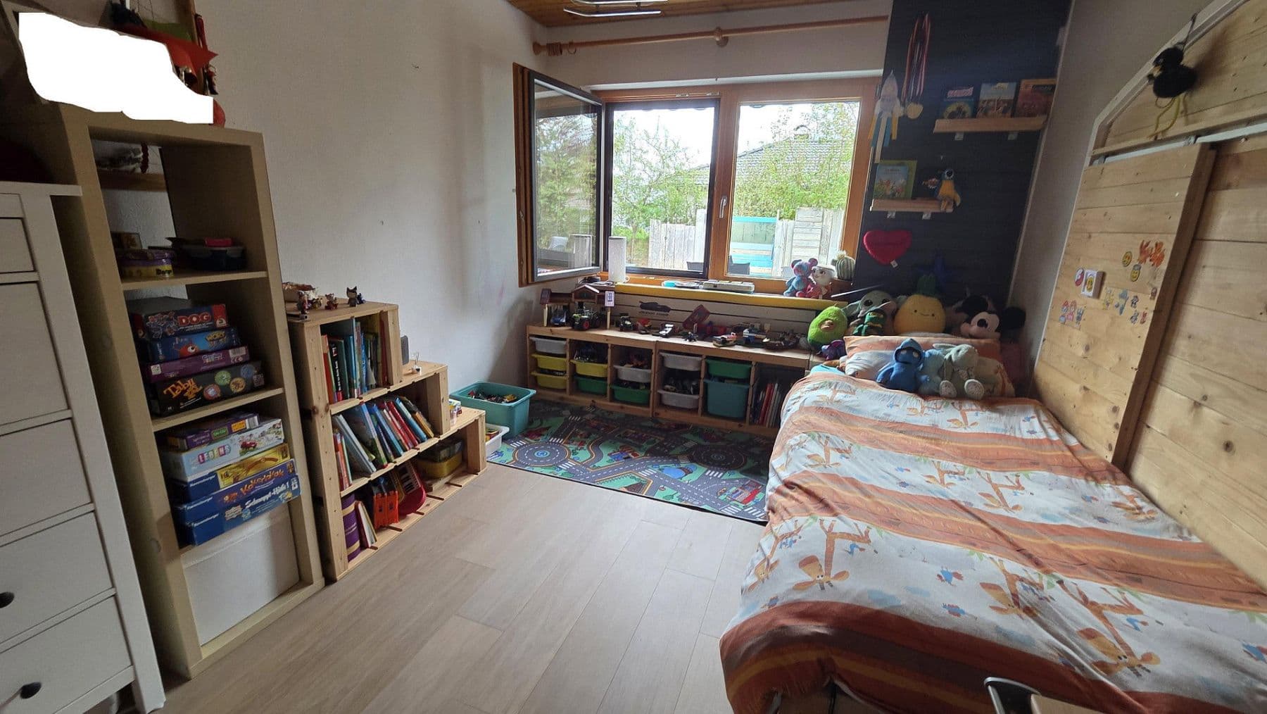 Prenájom bytu 6-izbový 156 m², Uehlfeld, Bavorsko Prenájom bytu 6-izbový 156 m², Uehlfeld, Bavorsko