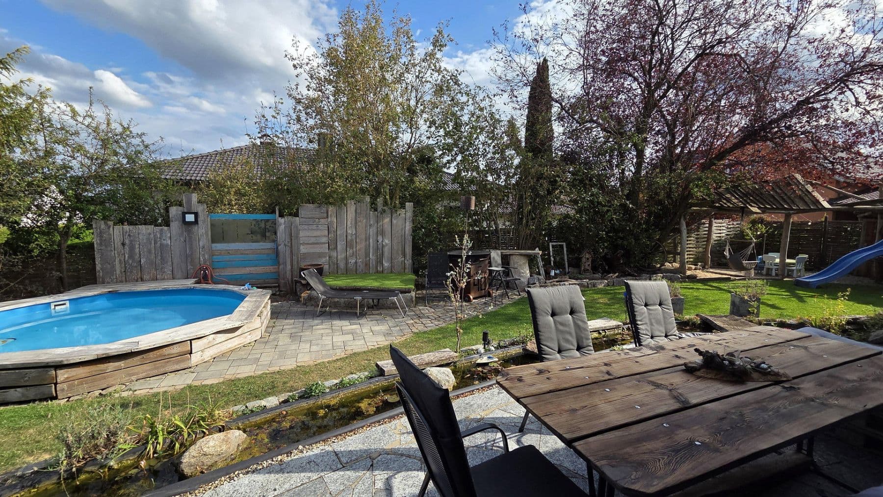 Prenájom bytu 6-izbový 156 m², Uehlfeld, Bavorsko Prenájom bytu 6-izbový 156 m², Uehlfeld, Bavorsko