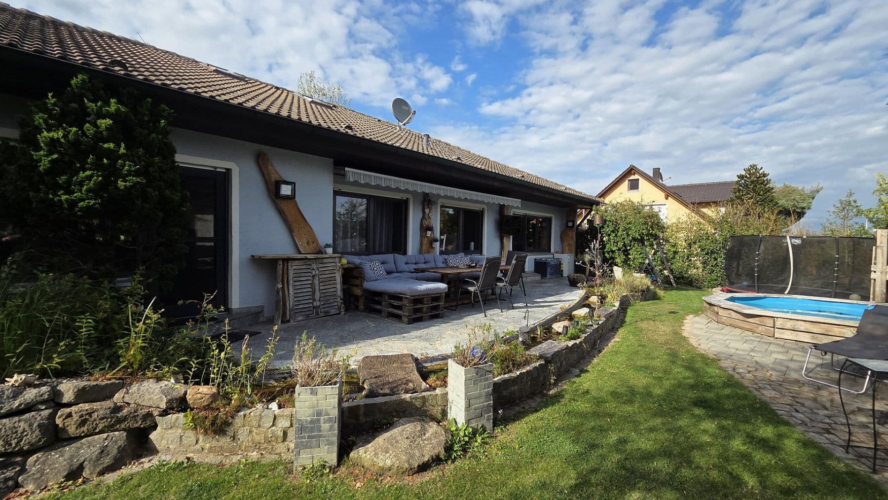 Prenájom bytu 6-izbový 156 m², Uehlfeld, Bavorsko Prenájom bytu 6-izbový 156 m², Uehlfeld, Bavorsko