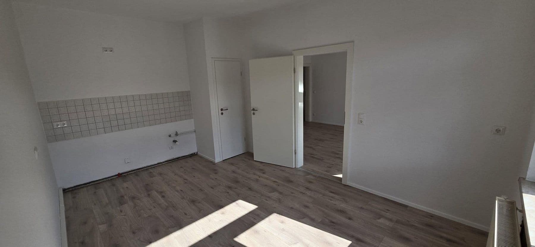 Prenájom bytu 2-izbový 60 m², Auerbacher Str. 16, Rodewisch, Sasko Prenájom bytu 2-izbový 60 m², Auerbacher Str. 16, Rodewisch, Sasko