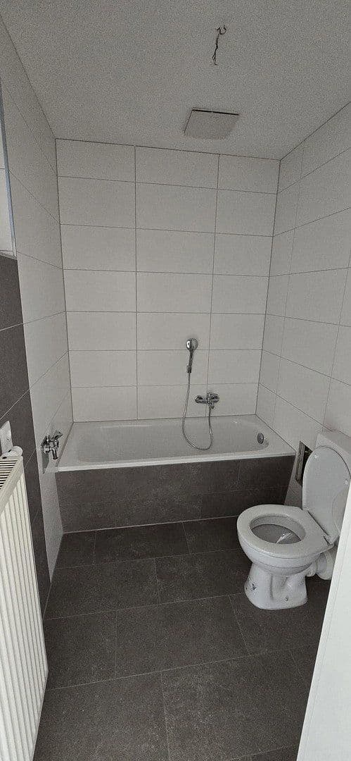 Prenájom bytu 2-izbový 60 m², Auerbacher Str. 16, Rodewisch, Sasko Prenájom bytu 2-izbový 60 m², Auerbacher Str. 16, Rodewisch, Sasko