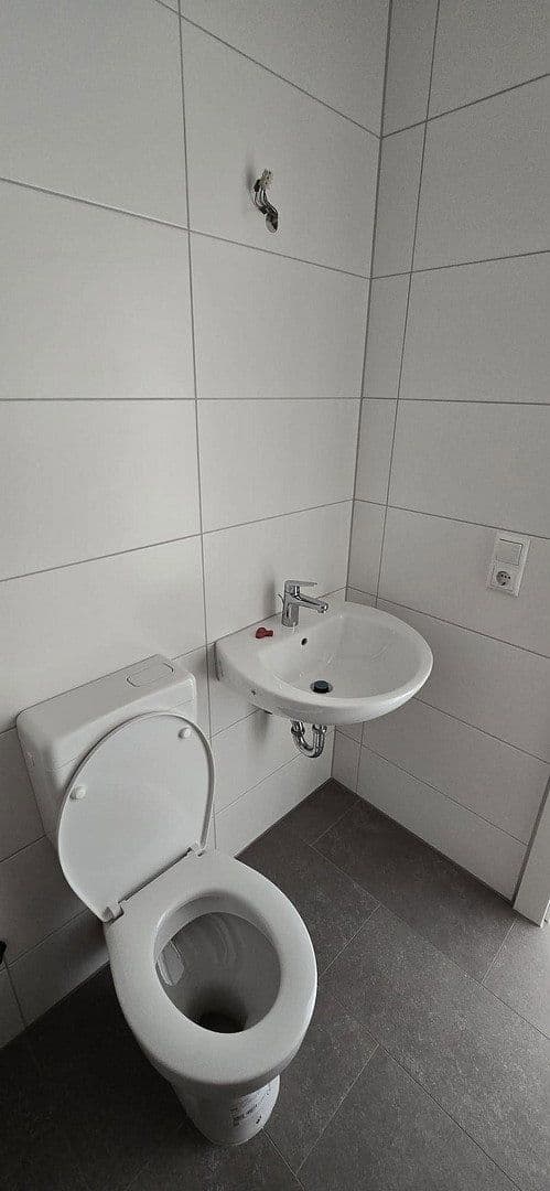 Prenájom bytu 2-izbový 60 m², Auerbacher Str. 16, Rodewisch, Sasko Prenájom bytu 2-izbový 60 m², Auerbacher Str. 16, Rodewisch, Sasko