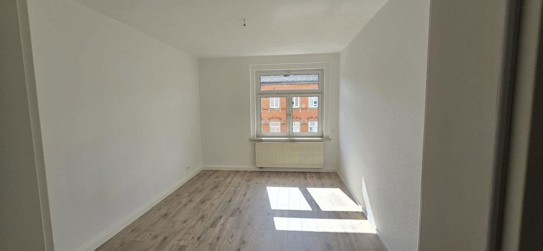 Prenájom bytu 2-izbový 60 m², Auerbacher Str. 16, Rodewisch, Sasko Prenájom bytu 2-izbový 60 m², Auerbacher Str. 16, Rodewisch, Sasko