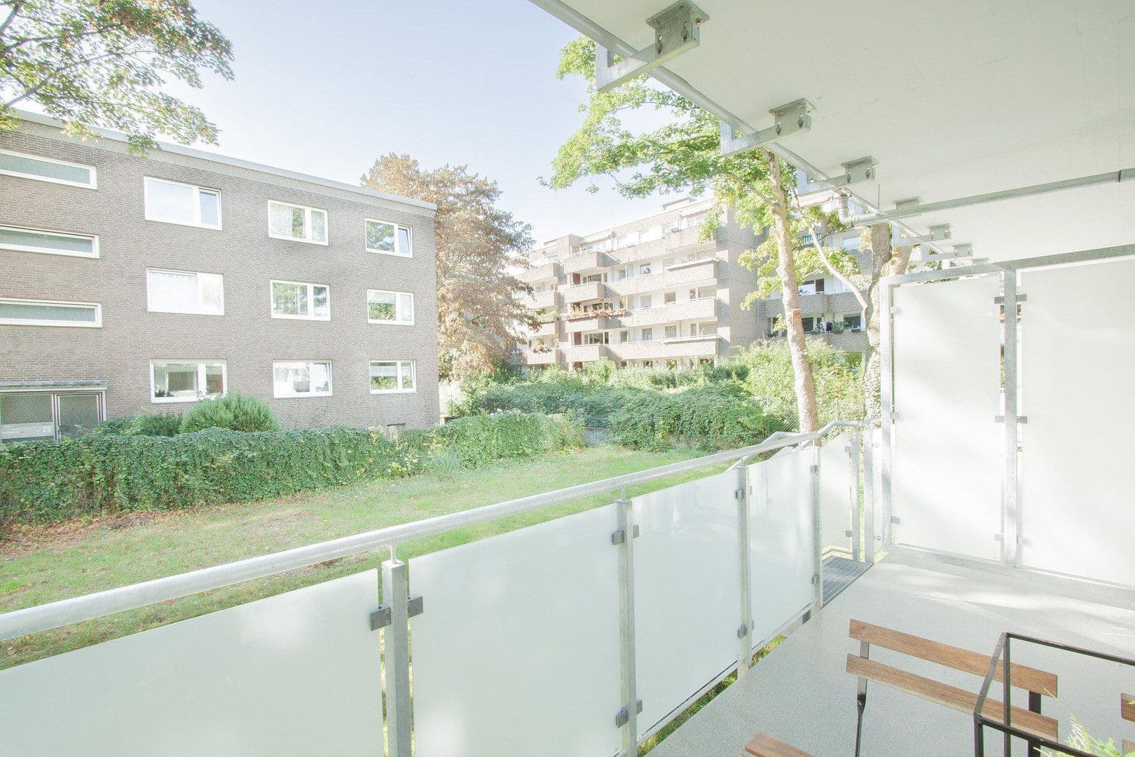 Prenájom bytu 3-izbový 90 m², Arnold-Schönberg-Str. 5, Düsseldorf, Severné Porýnie - Westfálsko Prenájom bytu 3-izbový 90 m², Arnold-Schönberg-Str. 5, Düsseldorf, Severné Porýnie - Westfálsko