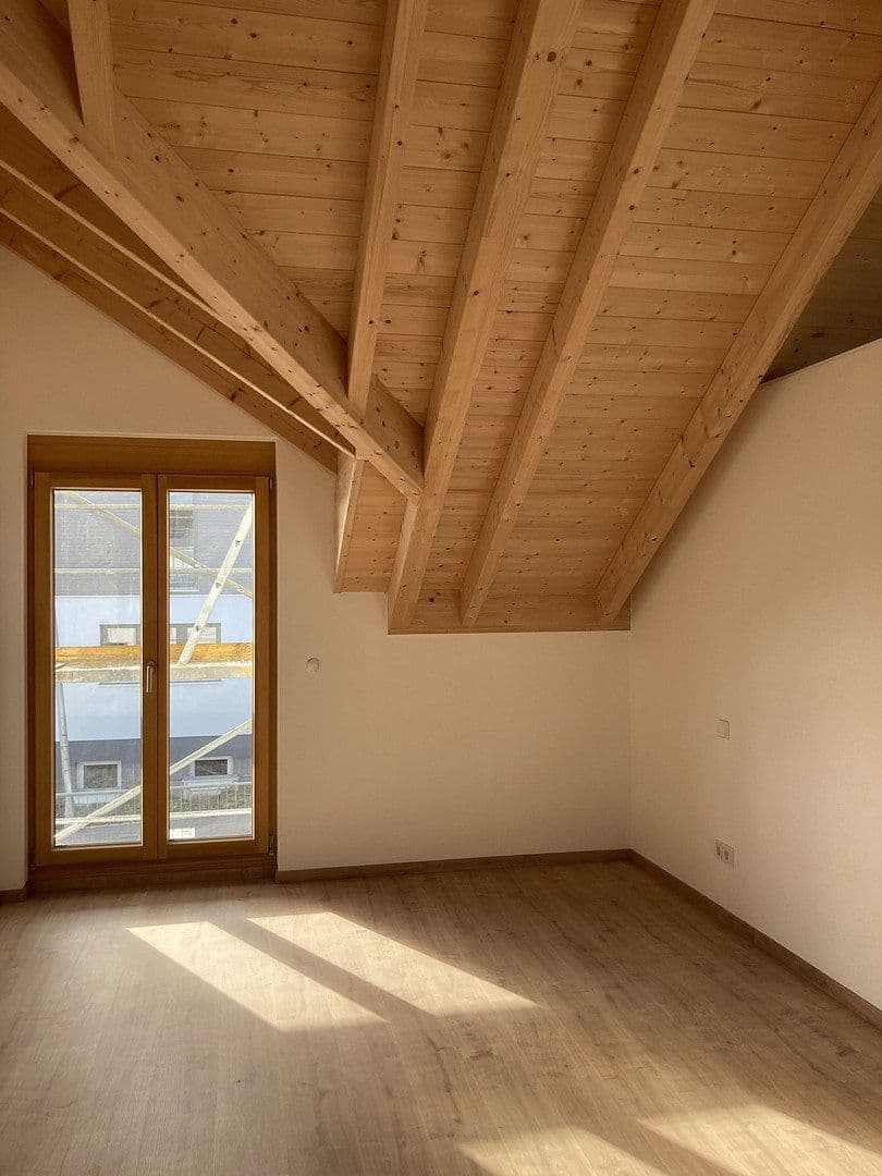 Prenájom domu 177 m², pozemok 548 m², Biberbach, Bavorsko Prenájom domu 177 m², pozemok 548 m², Biberbach, Bavorsko