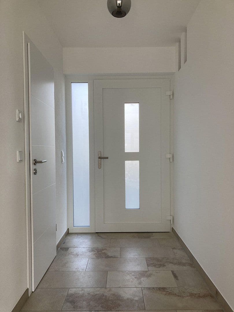 Prenájom domu 177 m², pozemok 548 m², Biberbach, Bavorsko Prenájom domu 177 m², pozemok 548 m², Biberbach, Bavorsko