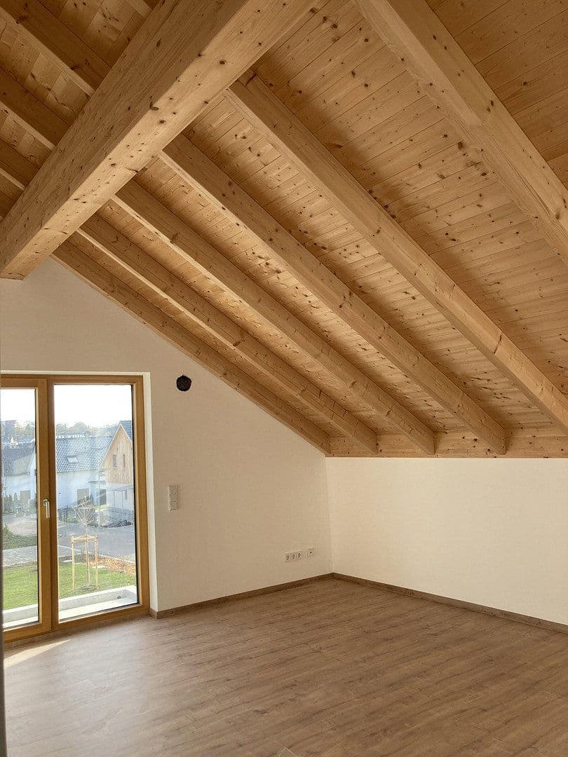 Prenájom domu 177 m², pozemok 548 m², Biberbach, Bavorsko Prenájom domu 177 m², pozemok 548 m², Biberbach, Bavorsko