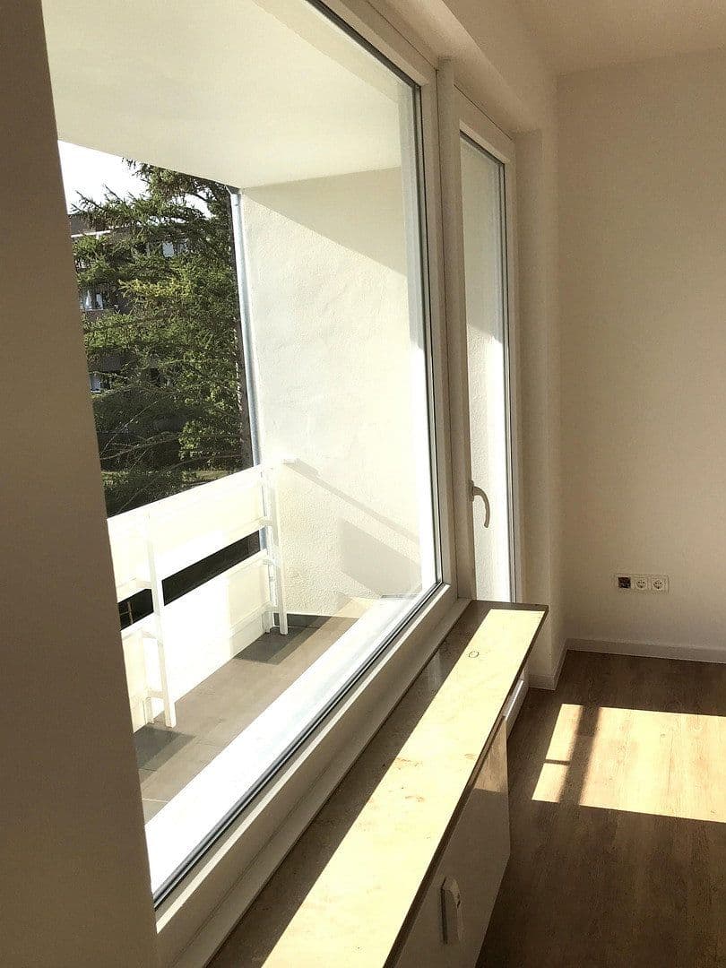 Prenájom bytu 2-izbový 55 m², Düsseldorf, Severné Porýnie - Westfálsko Prenájom bytu 2-izbový 55 m², Düsseldorf, Severné Porýnie - Westfálsko