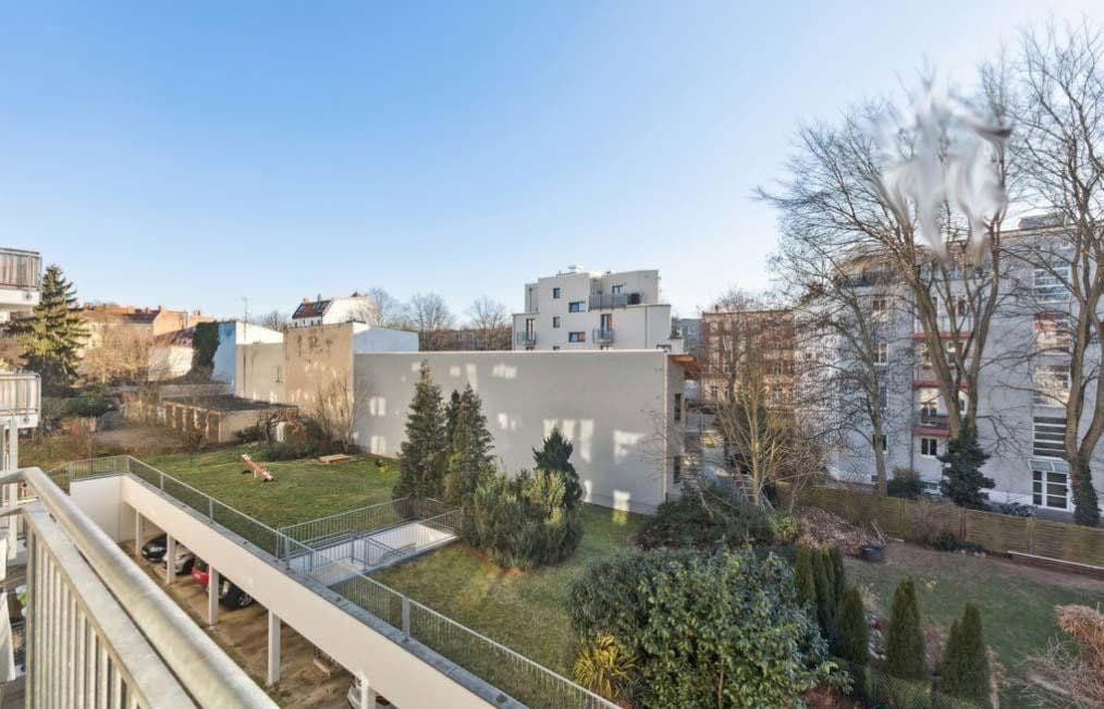 Prenájom bytu 3-izbový 74 m², Hoffmannstr. 1A, Berlin, Berlín Prenájom bytu 3-izbový 74 m², Hoffmannstr. 1A, Berlin, Berlín