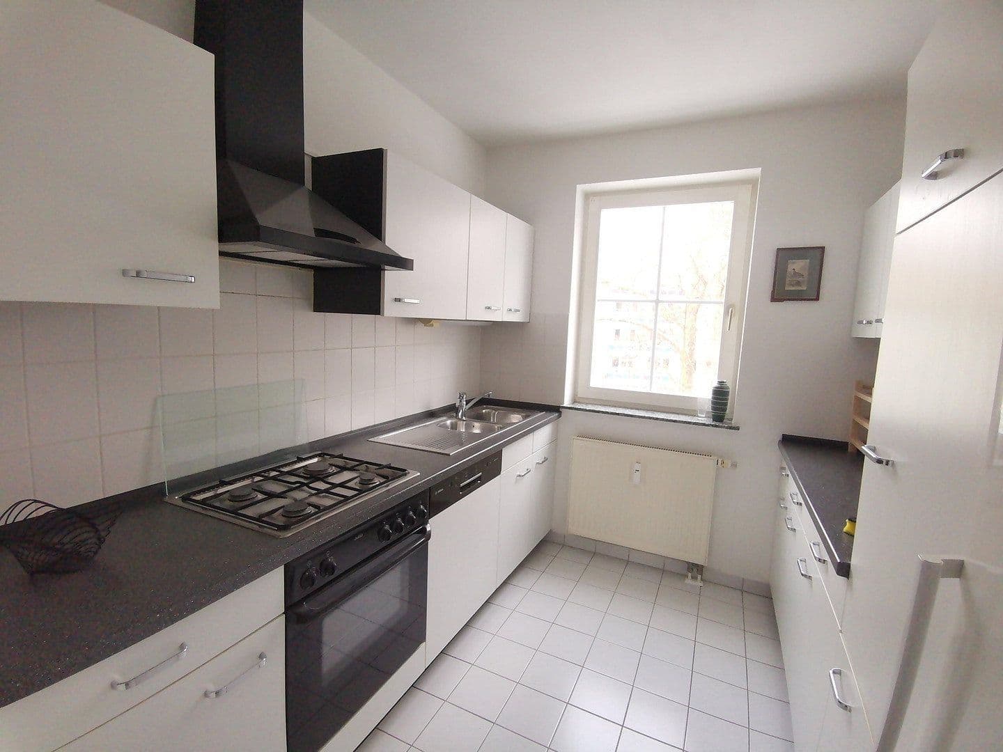 Prenájom bytu 3-izbový 74 m², Hoffmannstr. 1A, Berlin, Berlín Prenájom bytu 3-izbový 74 m², Hoffmannstr. 1A, Berlin, Berlín