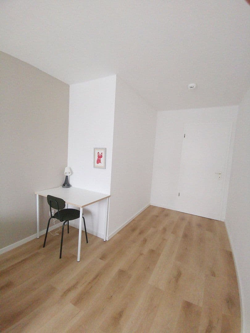 Prenájom bytu 3-izbový 74 m², Hoffmannstr. 1A, Berlin, Berlín Prenájom bytu 3-izbový 74 m², Hoffmannstr. 1A, Berlin, Berlín