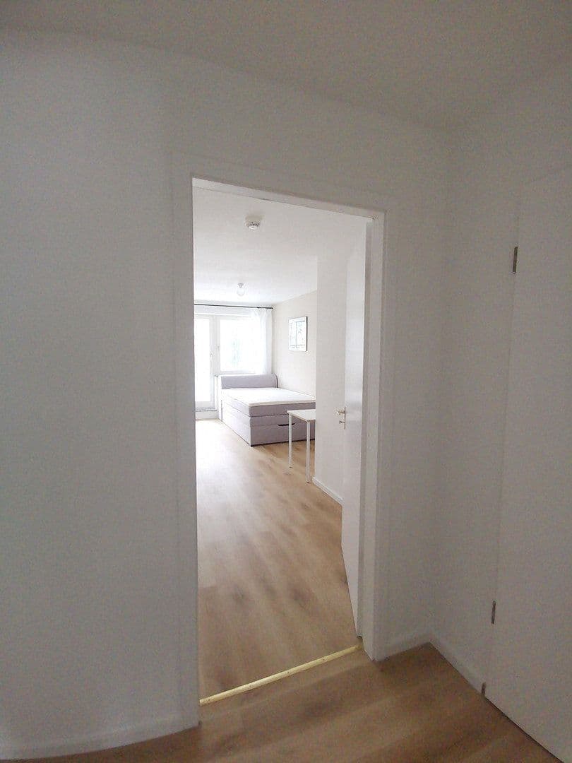 Prenájom bytu 3-izbový 74 m², Hoffmannstr. 1A, Berlin, Berlín Prenájom bytu 3-izbový 74 m², Hoffmannstr. 1A, Berlin, Berlín