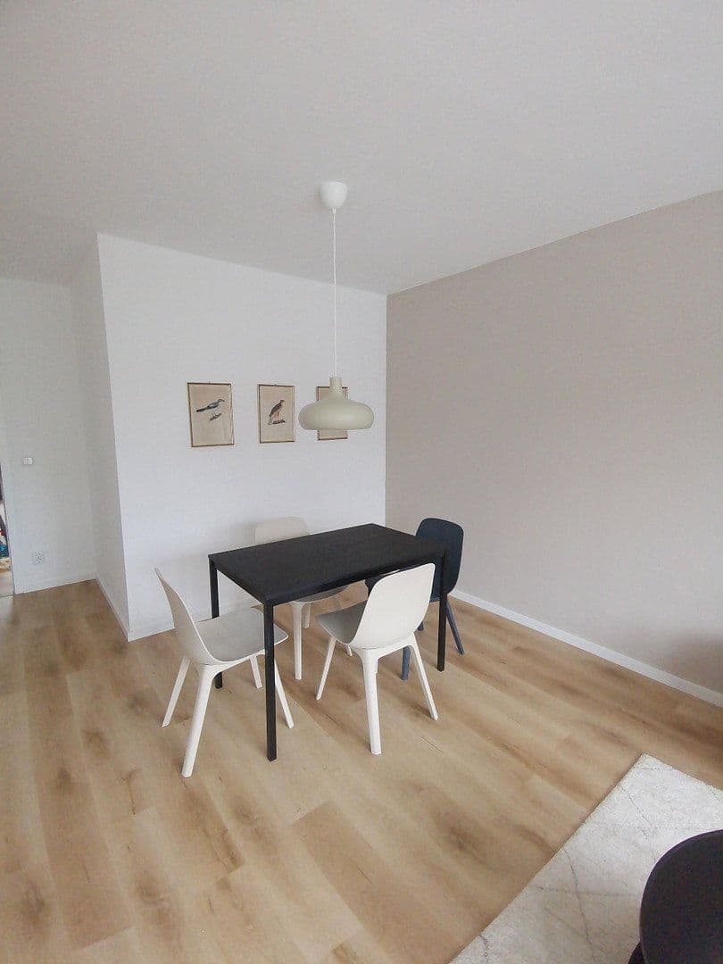Prenájom bytu 3-izbový 74 m², Hoffmannstr. 1A, Berlin, Berlín Prenájom bytu 3-izbový 74 m², Hoffmannstr. 1A, Berlin, Berlín