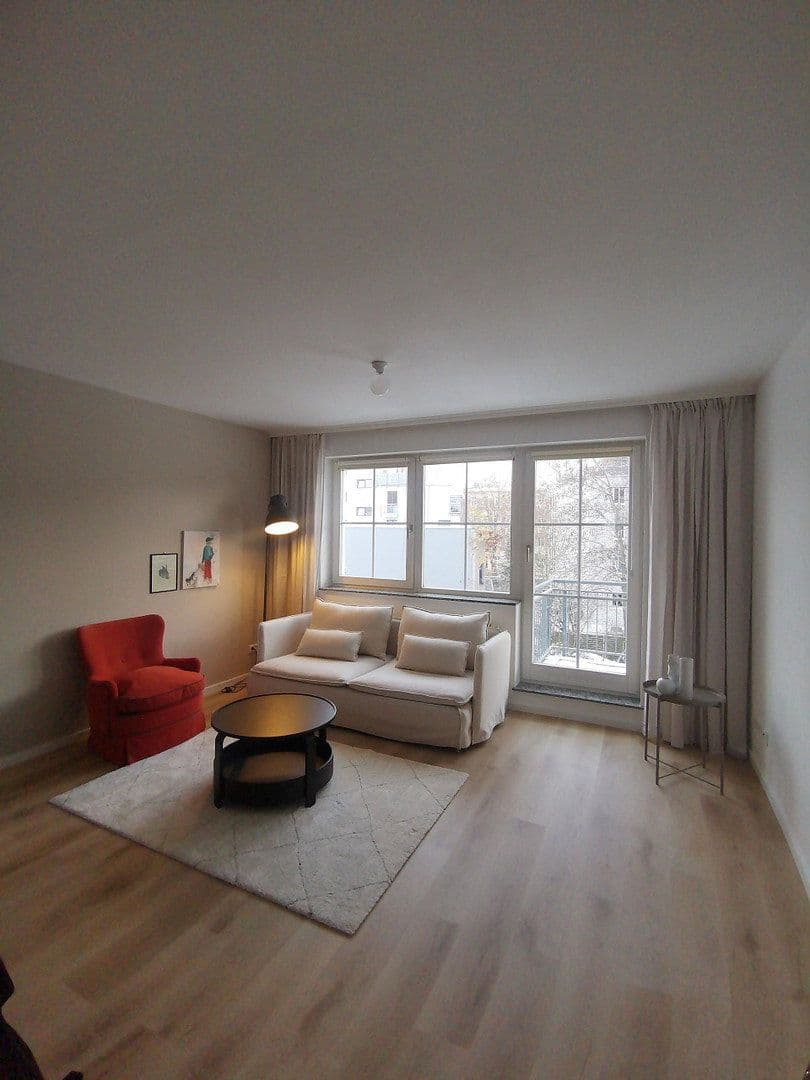 Prenájom bytu 3-izbový 74 m², Hoffmannstr. 1A, Berlin, Berlín Prenájom bytu 3-izbový 74 m², Hoffmannstr. 1A, Berlin, Berlín