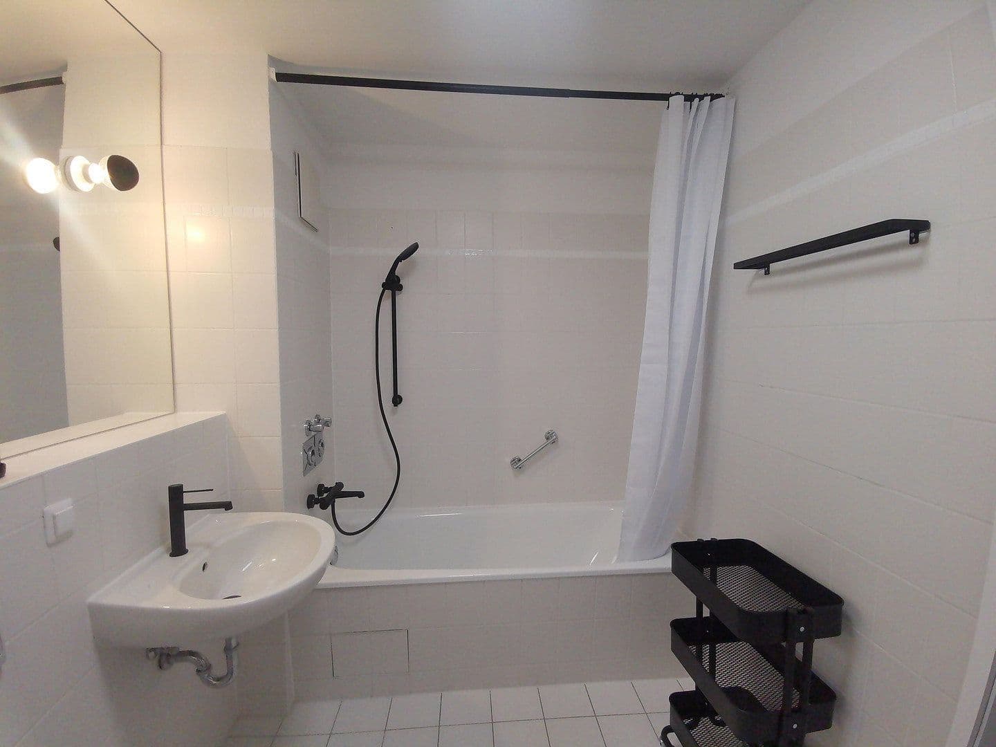 Prenájom bytu 3-izbový 74 m², Hoffmannstr. 1A, Berlin, Berlín Prenájom bytu 3-izbový 74 m², Hoffmannstr. 1A, Berlin, Berlín