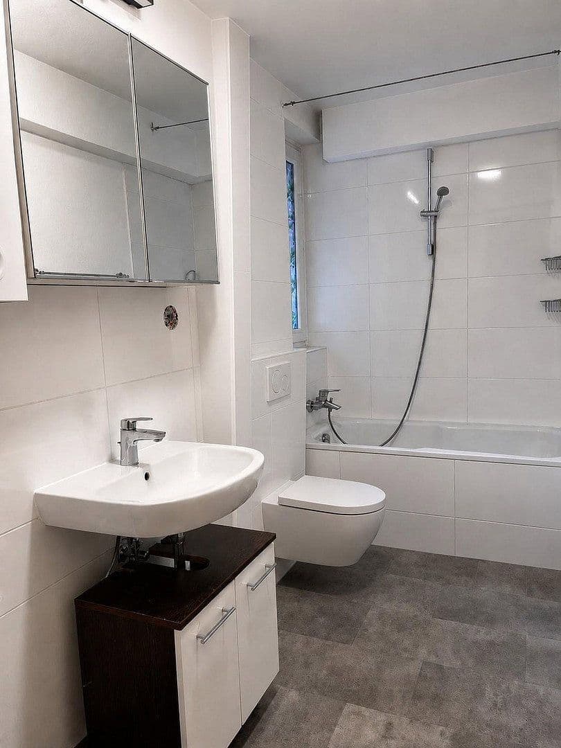Prenájom bytu 3-izbový 74 m², Dillmannstr. 12, Stuttgart, Bádensko-Wurttembersko Prenájom bytu 3-izbový 74 m², Dillmannstr. 12, Stuttgart, Bádensko-Wurttembersko