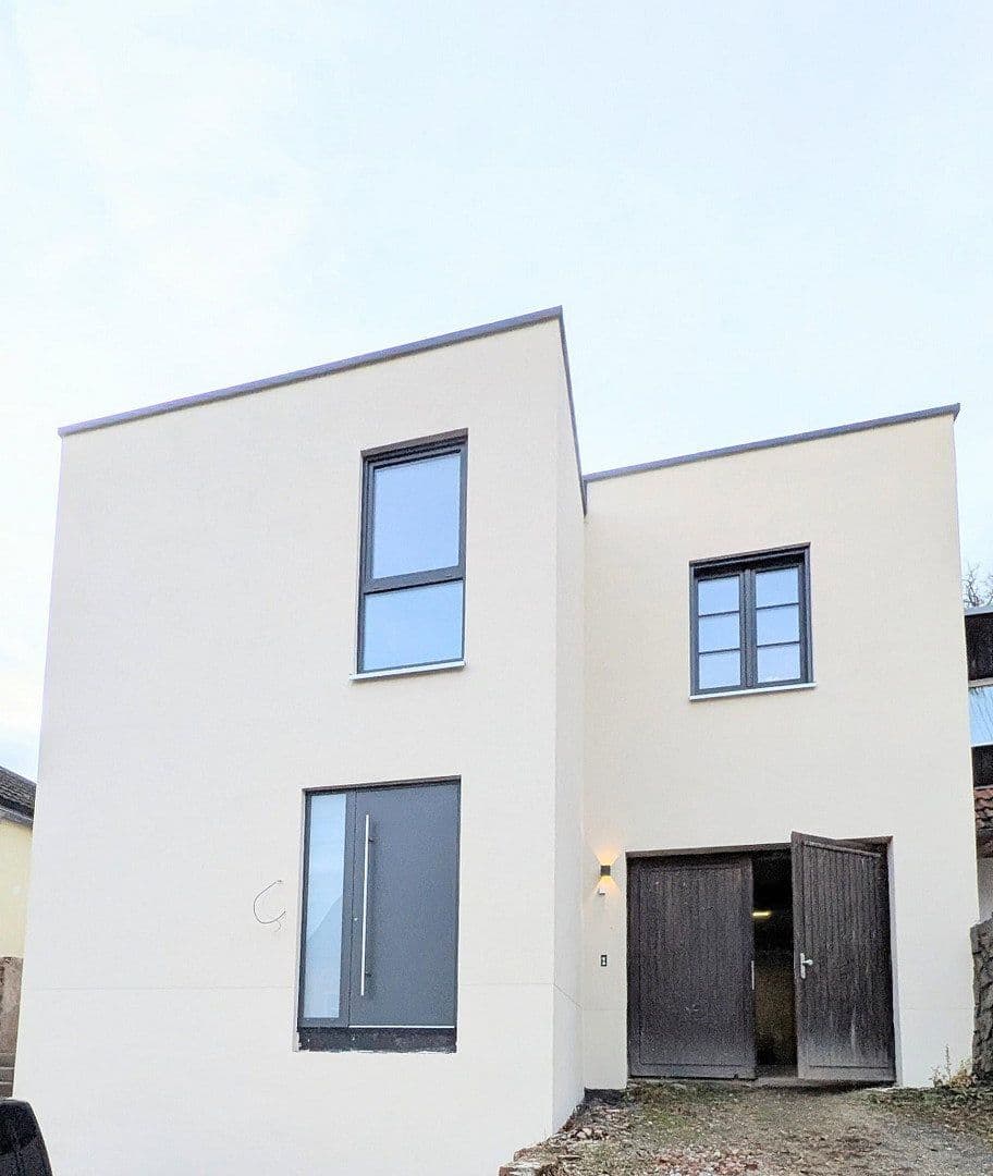 Predaj domu 261 m², pozemok 700 m², Oberfrohnaer Str. 135, Chemnitz, Sasko Predaj domu 261 m², pozemok 700 m², Oberfrohnaer Str. 135, Chemnitz, Sasko