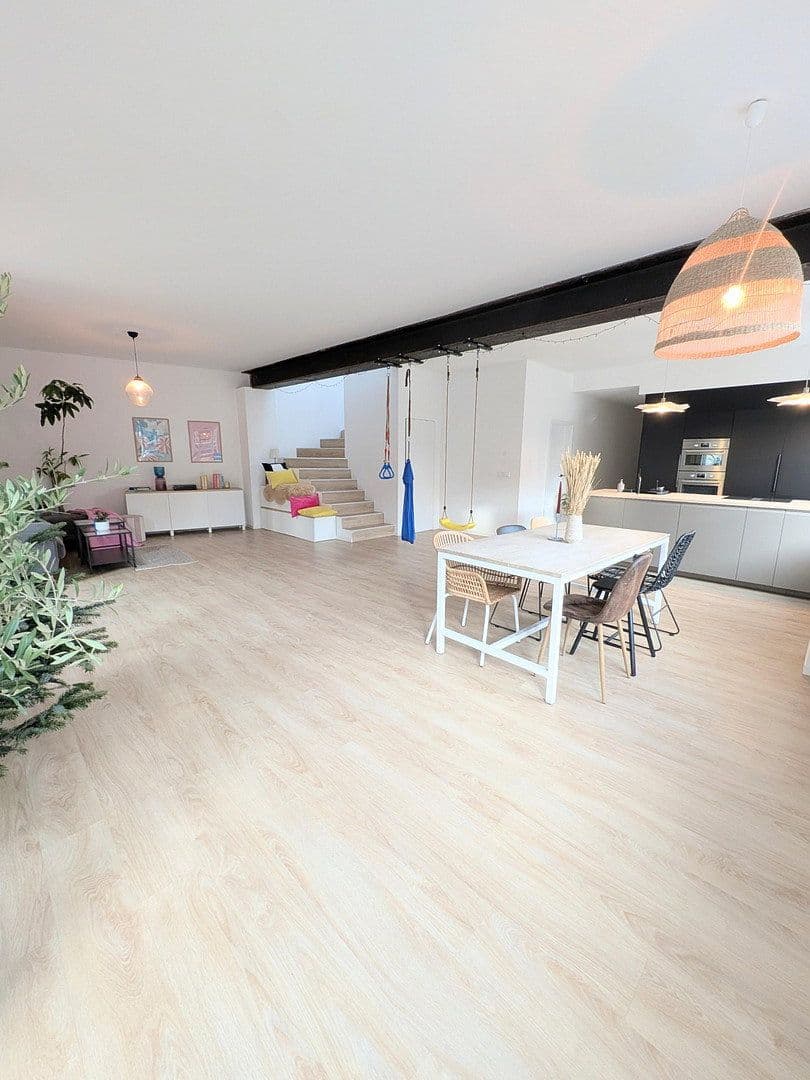 Predaj domu 261 m², pozemok 700 m², Oberfrohnaer Str. 135, Chemnitz, Sasko Predaj domu 261 m², pozemok 700 m², Oberfrohnaer Str. 135, Chemnitz, Sasko