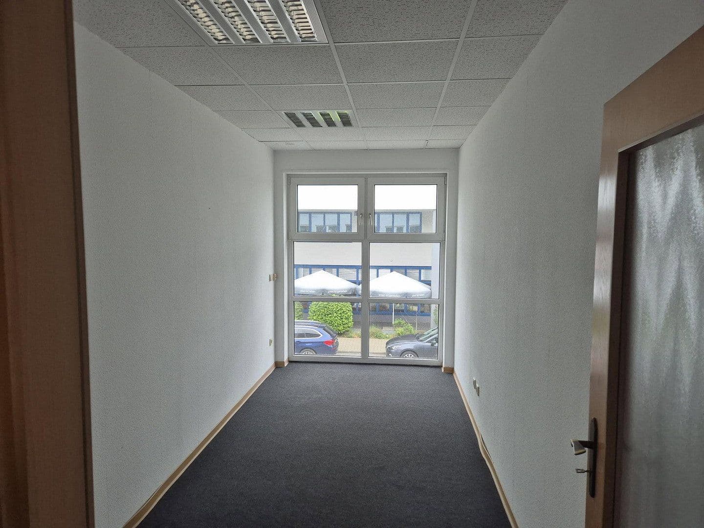 Prenájom kancelárie 187 m², Rudolf Diesel Str. 5, Schwetzingen, Bádensko-Wurttembersko Prenájom kancelárie 187 m², Rudolf Diesel Str. 5, Schwetzingen, Bádensko-Wurttembersko