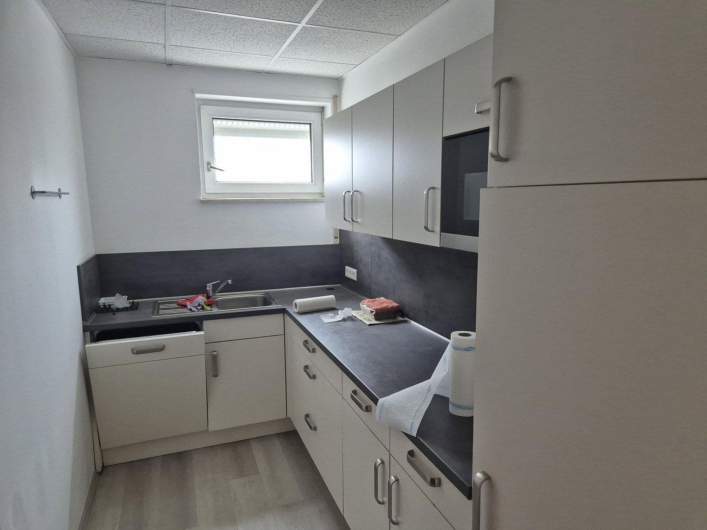 Prenájom kancelárie 187 m², Rudolf Diesel Str. 5, Schwetzingen, Bádensko-Wurttembersko Prenájom kancelárie 187 m², Rudolf Diesel Str. 5, Schwetzingen, Bádensko-Wurttembersko