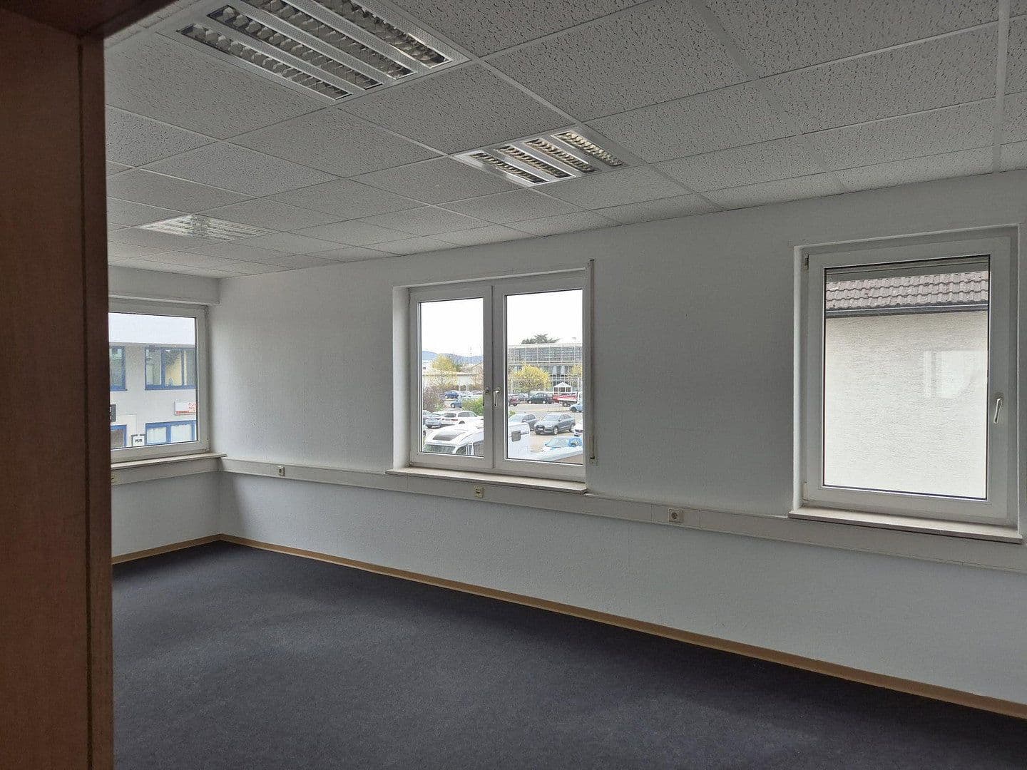 Prenájom kancelárie 187 m², Rudolf Diesel Str. 5, Schwetzingen, Bádensko-Wurttembersko Prenájom kancelárie 187 m², Rudolf Diesel Str. 5, Schwetzingen, Bádensko-Wurttembersko
