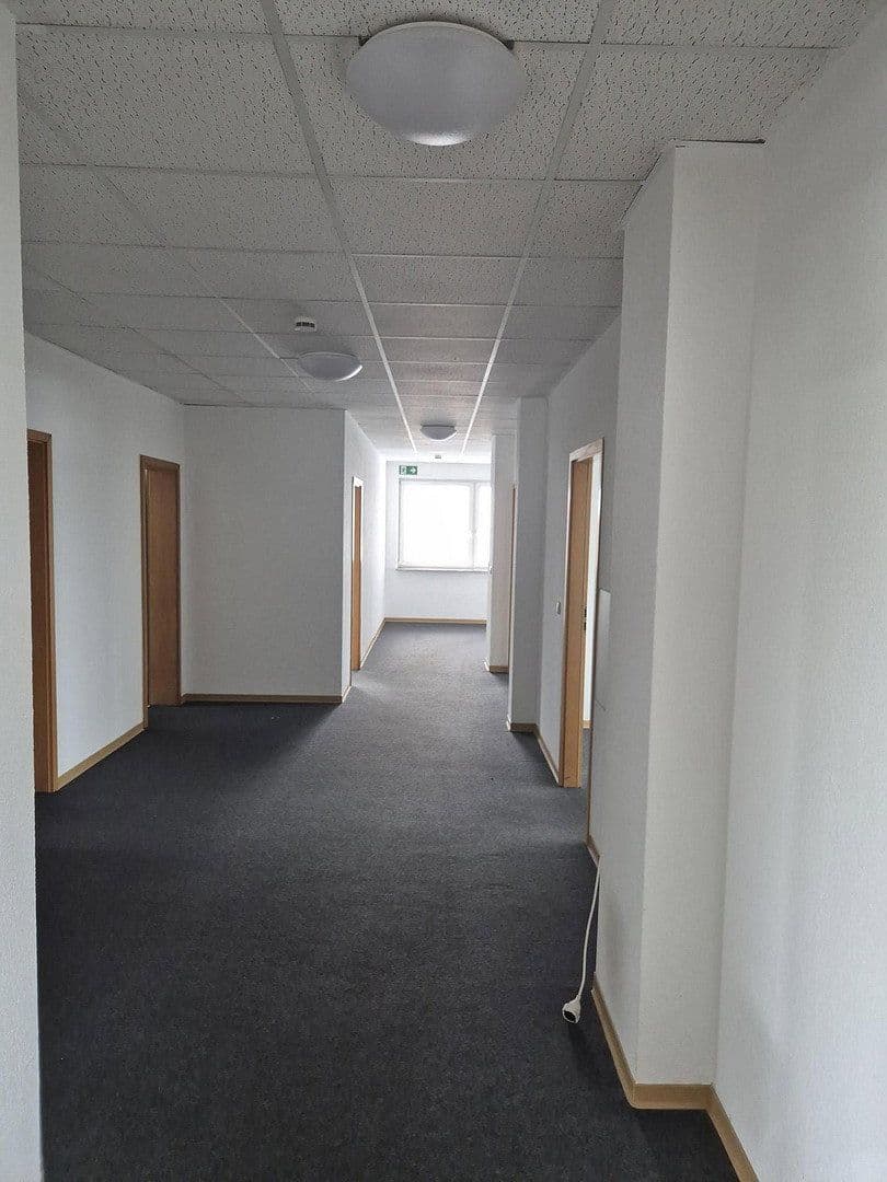Prenájom kancelárie 187 m², Rudolf Diesel Str. 5, Schwetzingen, Bádensko-Wurttembersko Prenájom kancelárie 187 m², Rudolf Diesel Str. 5, Schwetzingen, Bádensko-Wurttembersko