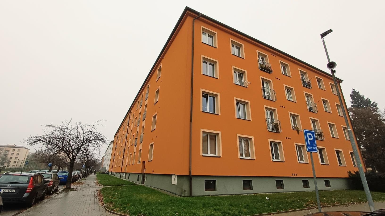 Prenájom bytu 2-izbový 54 m², Benešovo náměstí, Pardubice, Pardubický kraj Prenájom bytu 2-izbový 54 m², Benešovo náměstí, Pardubice, Pardubický kraj