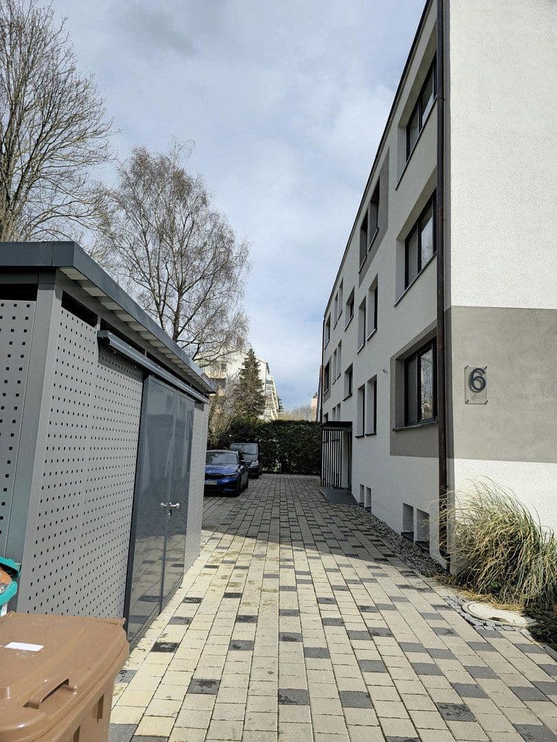 Prenájom bytu 4-izbový 91 m², Haydnstr. 6, Germering, Bavorsko Prenájom bytu 4-izbový 91 m², Haydnstr. 6, Germering, Bavorsko