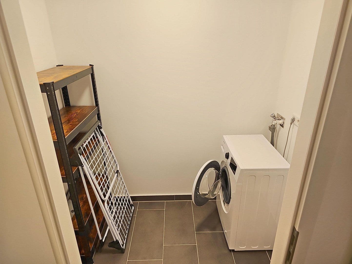 Prenájom bytu 1-izbový 29 m², Rudower Chaussee 32, Berlin, Berlín Prenájom bytu 1-izbový 29 m², Rudower Chaussee 32, Berlin, Berlín
