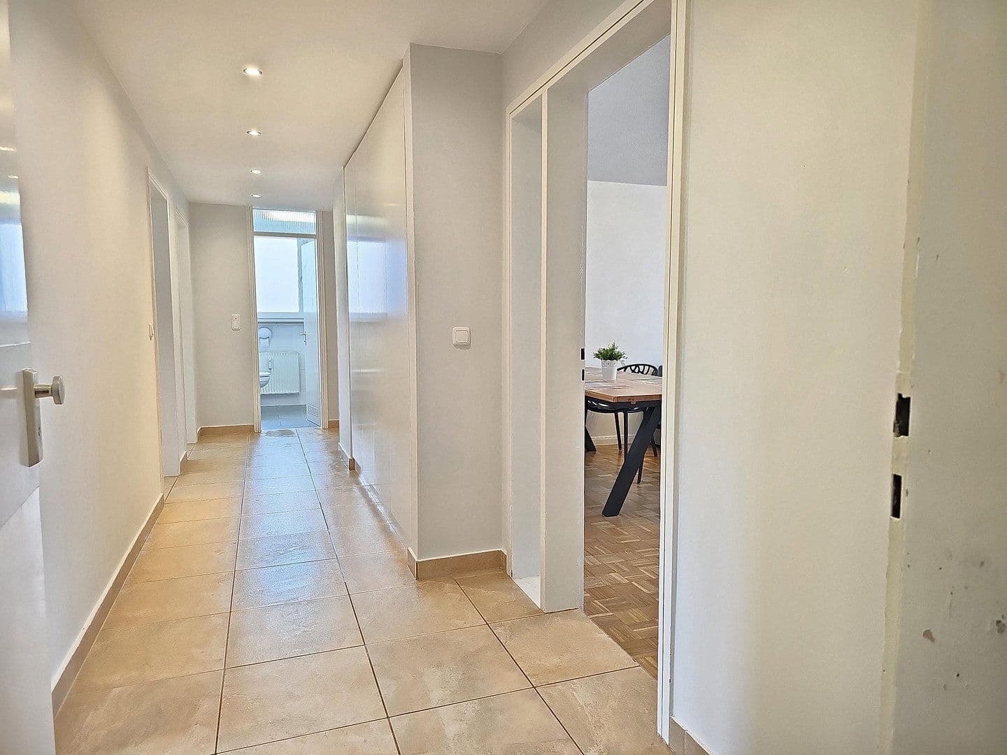 Prenájom bytu 4-izbový 91 m², Haydnstr. 6, Germering, Bavorsko Prenájom bytu 4-izbový 91 m², Haydnstr. 6, Germering, Bavorsko