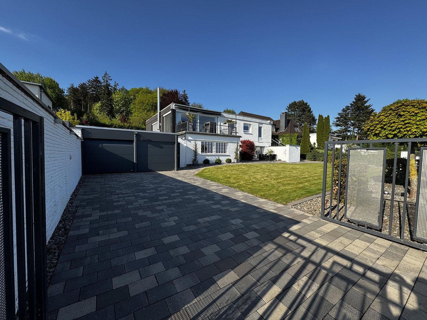 Predaj domu 320 m², pozemok 987 m², Springe, Dolné Sasko Predaj domu 320 m², pozemok 987 m², Springe, Dolné Sasko