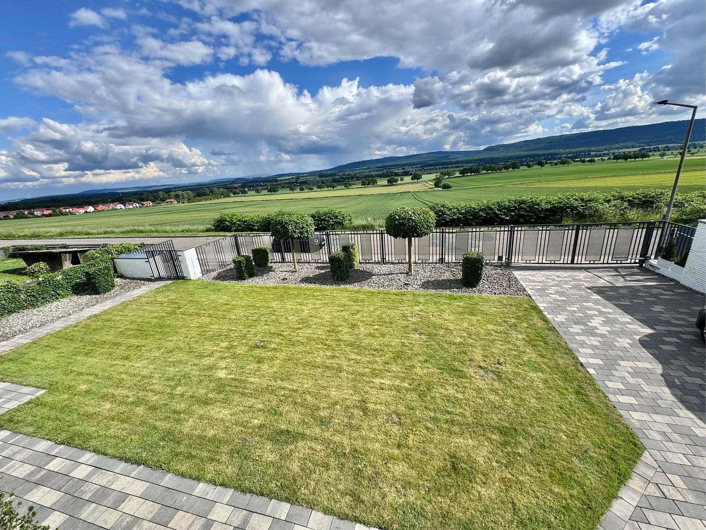 Predaj domu 320 m², pozemok 987 m², Springe, Dolné Sasko Predaj domu 320 m², pozemok 987 m², Springe, Dolné Sasko