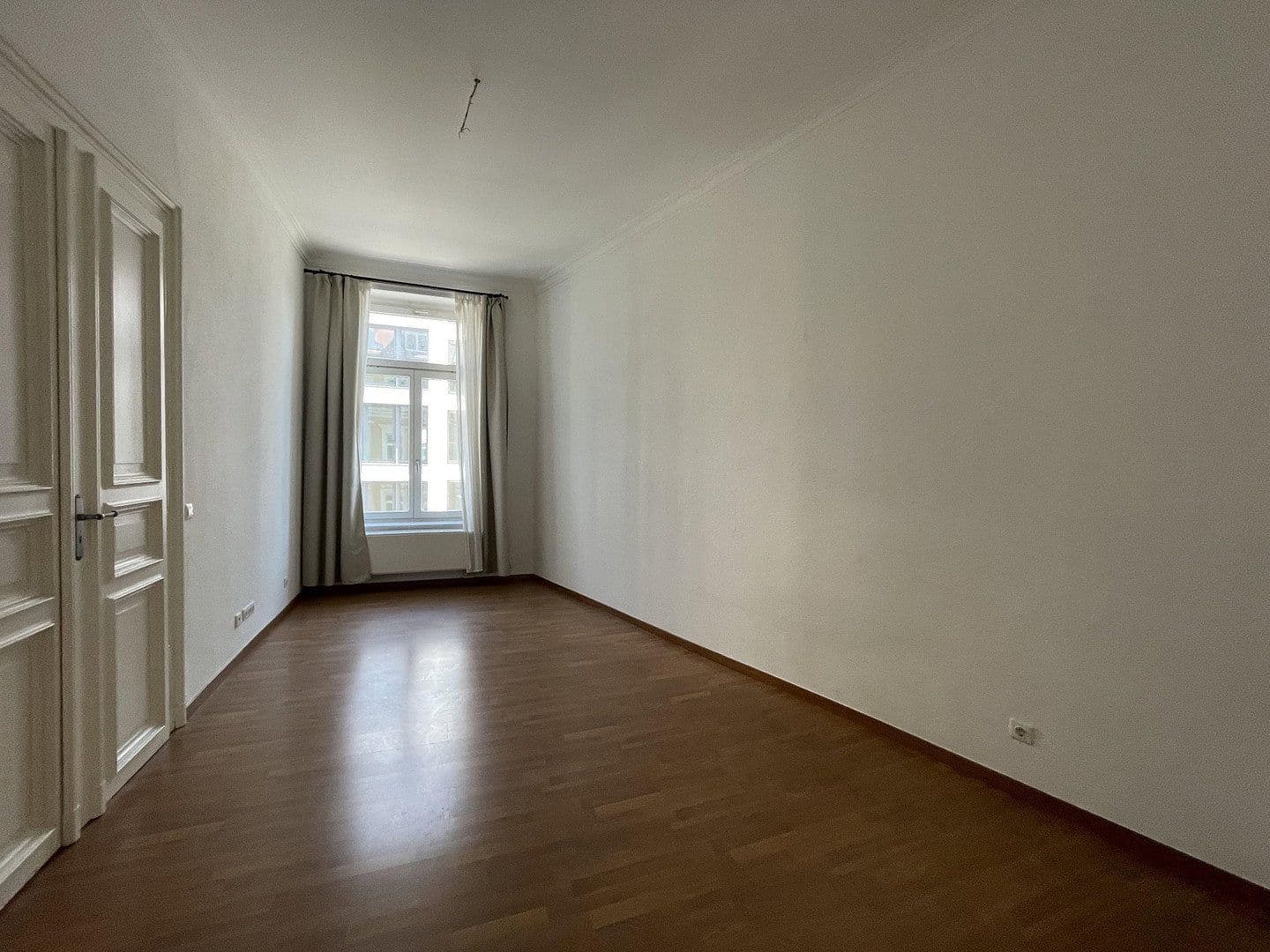 Prenájom bytu 5-izbový 202 m², Dufourstrasse 4, Leipzig, Sasko Prenájom bytu 5-izbový 202 m², Dufourstrasse 4, Leipzig, Sasko