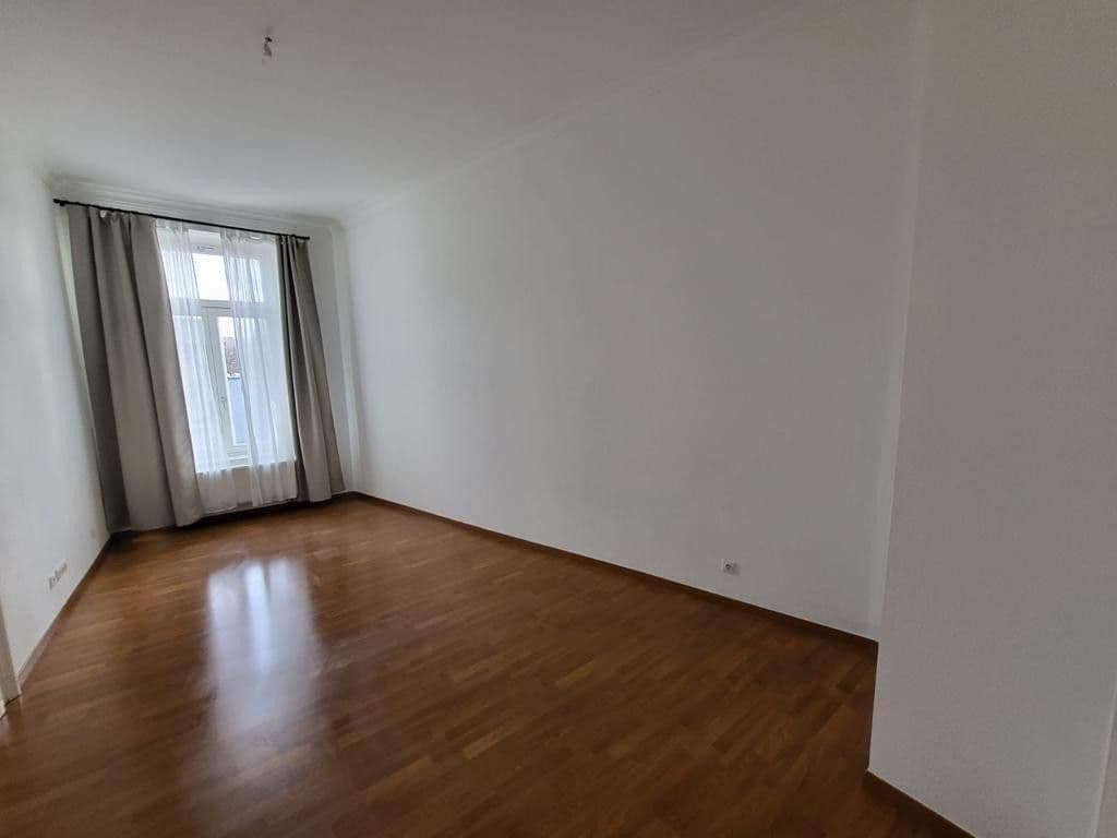 Prenájom bytu 5-izbový 202 m², Dufourstrasse 4, Leipzig, Sasko Prenájom bytu 5-izbový 202 m², Dufourstrasse 4, Leipzig, Sasko