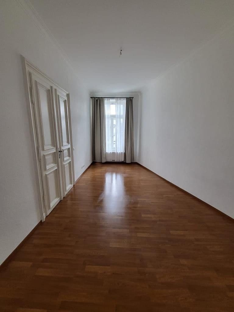 Prenájom bytu 5-izbový 202 m², Dufourstrasse 4, Leipzig, Sasko Prenájom bytu 5-izbový 202 m², Dufourstrasse 4, Leipzig, Sasko