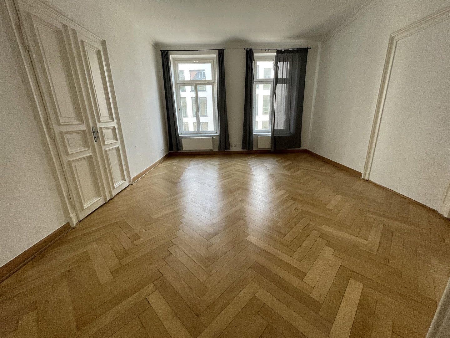 Prenájom bytu 5-izbový 202 m², Dufourstrasse 4, Leipzig, Sasko Prenájom bytu 5-izbový 202 m², Dufourstrasse 4, Leipzig, Sasko