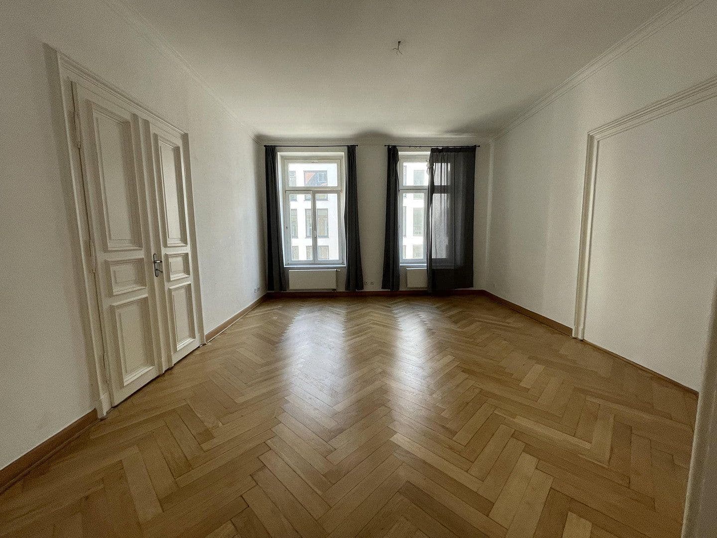 Prenájom bytu 5-izbový 202 m², Dufourstrasse 4, Leipzig, Sasko Prenájom bytu 5-izbový 202 m², Dufourstrasse 4, Leipzig, Sasko