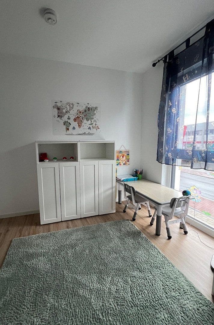 Prenájom bytu 3-izbový 89 m², Erlensee, Hesensko Prenájom bytu 3-izbový 89 m², Erlensee, Hesensko