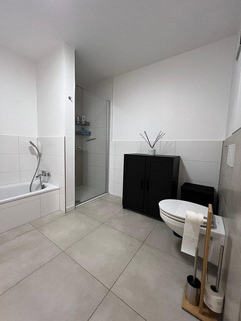 Prenájom bytu 3-izbový 89 m², Erlensee, Hesensko Prenájom bytu 3-izbový 89 m², Erlensee, Hesensko