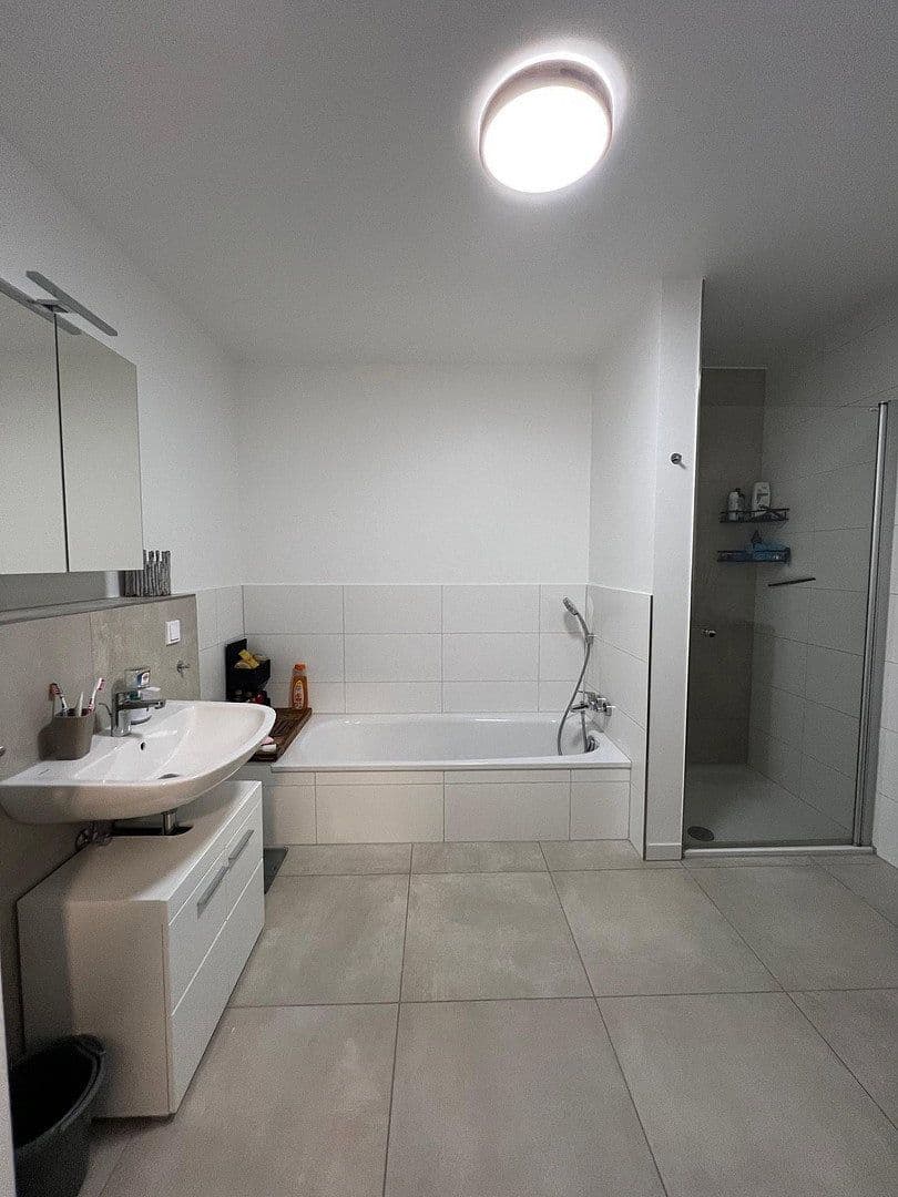 Prenájom bytu 3-izbový 89 m², Erlensee, Hesensko Prenájom bytu 3-izbový 89 m², Erlensee, Hesensko