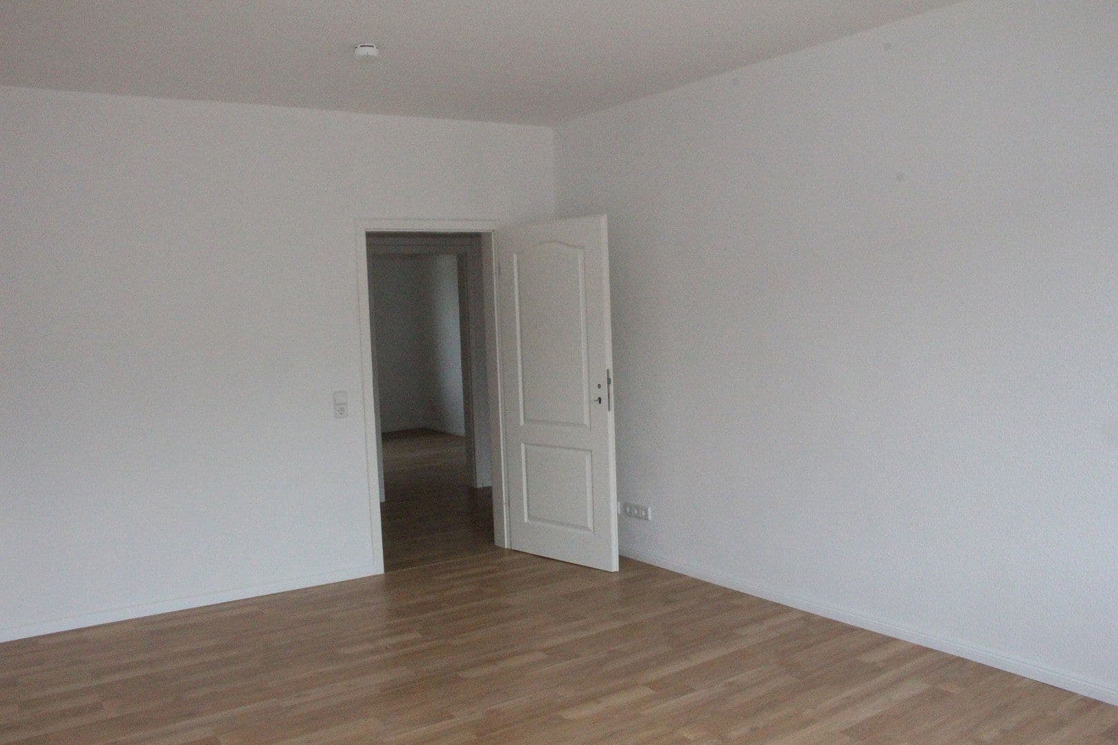 Prenájom bytu 4-izbový 117 m², Lessingstraße 57, Magdeburg, Sasko-Anhaltsko Prenájom bytu 4-izbový 117 m², Lessingstraße 57, Magdeburg, Sasko-Anhaltsko
