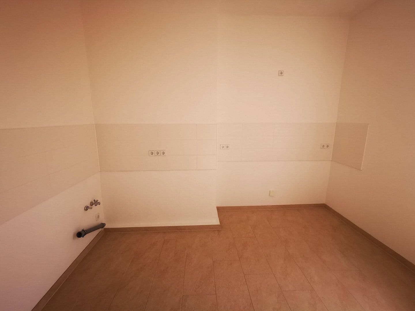 Prenájom bytu 4-izbový 105 m², Lessingstraße 57, Magdeburg, Sasko-Anhaltsko Prenájom bytu 4-izbový 105 m², Lessingstraße 57, Magdeburg, Sasko-Anhaltsko