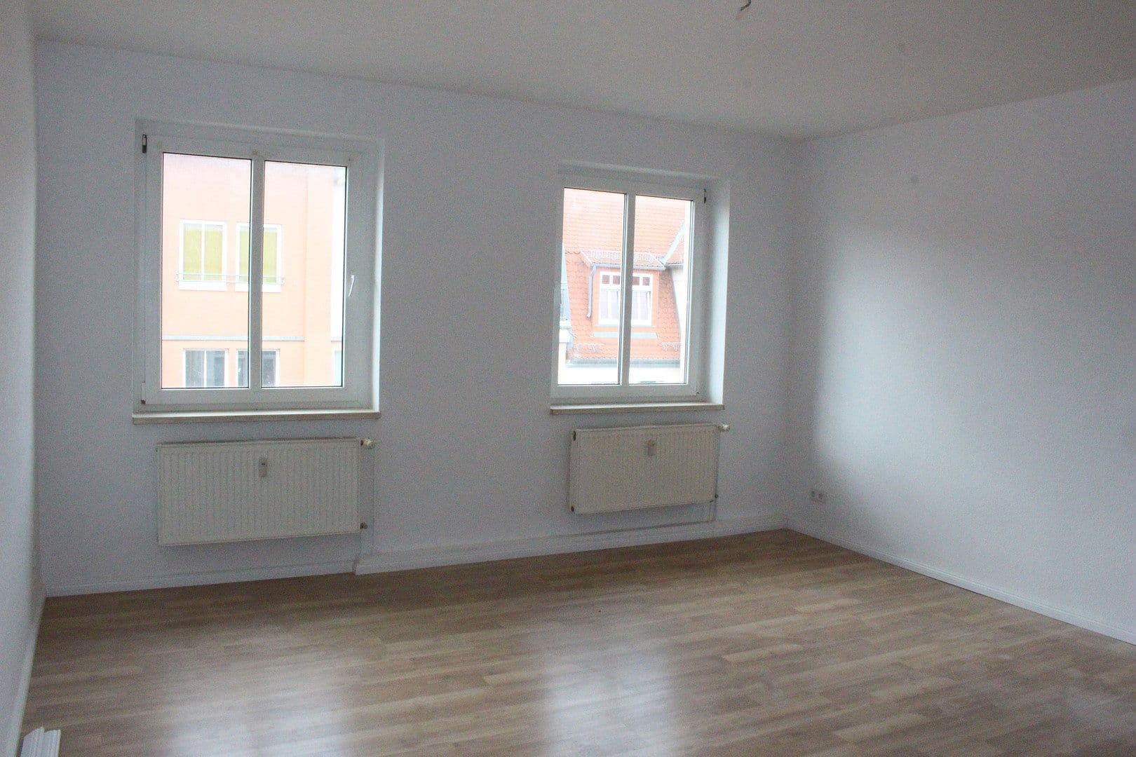 Prenájom bytu 4-izbový 117 m², Lessingstraße 57, Magdeburg, Sasko-Anhaltsko Prenájom bytu 4-izbový 117 m², Lessingstraße 57, Magdeburg, Sasko-Anhaltsko