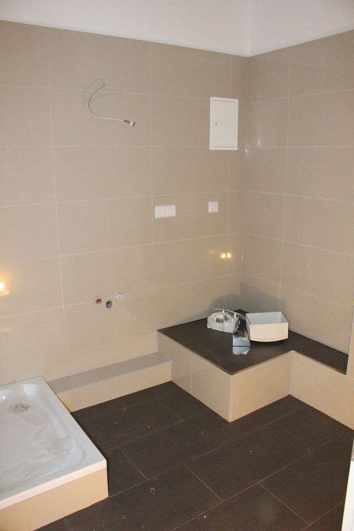Prenájom bytu 4-izbový 117 m², Lessingstraße 57, Magdeburg, Sasko-Anhaltsko Prenájom bytu 4-izbový 117 m², Lessingstraße 57, Magdeburg, Sasko-Anhaltsko