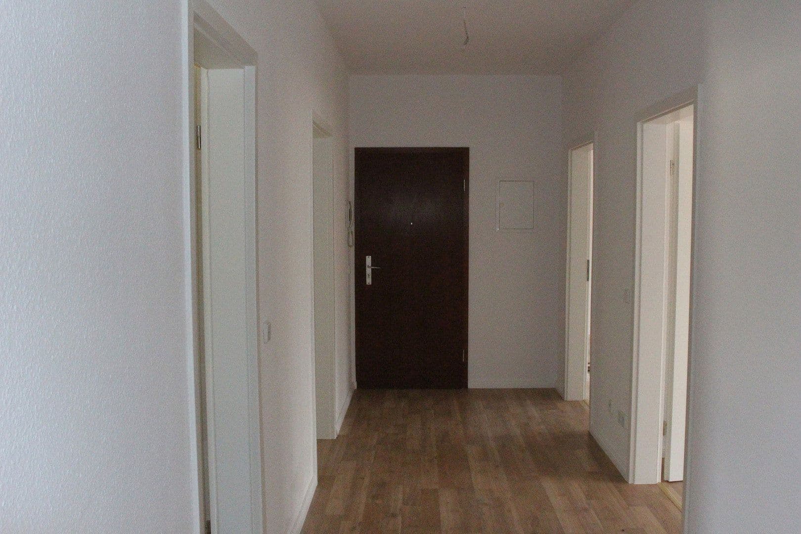 Prenájom bytu 4-izbový 117 m², Lessingstraße 57, Magdeburg, Sasko-Anhaltsko Prenájom bytu 4-izbový 117 m², Lessingstraße 57, Magdeburg, Sasko-Anhaltsko