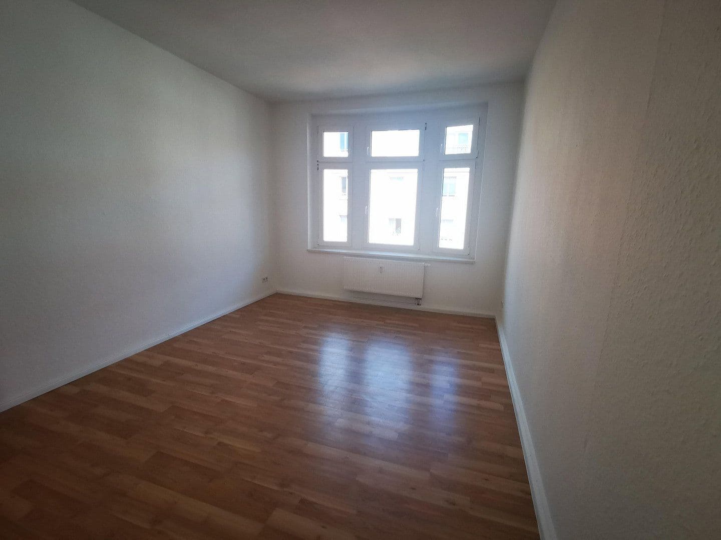 Prenájom bytu 4-izbový 105 m², Lessingstraße 57, Magdeburg, Sasko-Anhaltsko Prenájom bytu 4-izbový 105 m², Lessingstraße 57, Magdeburg, Sasko-Anhaltsko