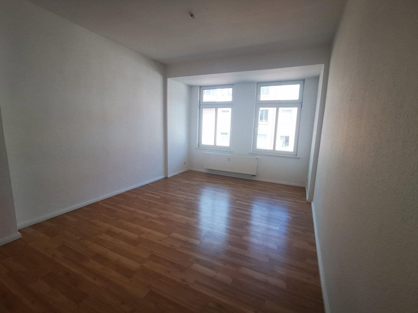 Prenájom bytu 4-izbový 105 m², Lessingstraße 57, Magdeburg, Sasko-Anhaltsko Prenájom bytu 4-izbový 105 m², Lessingstraße 57, Magdeburg, Sasko-Anhaltsko