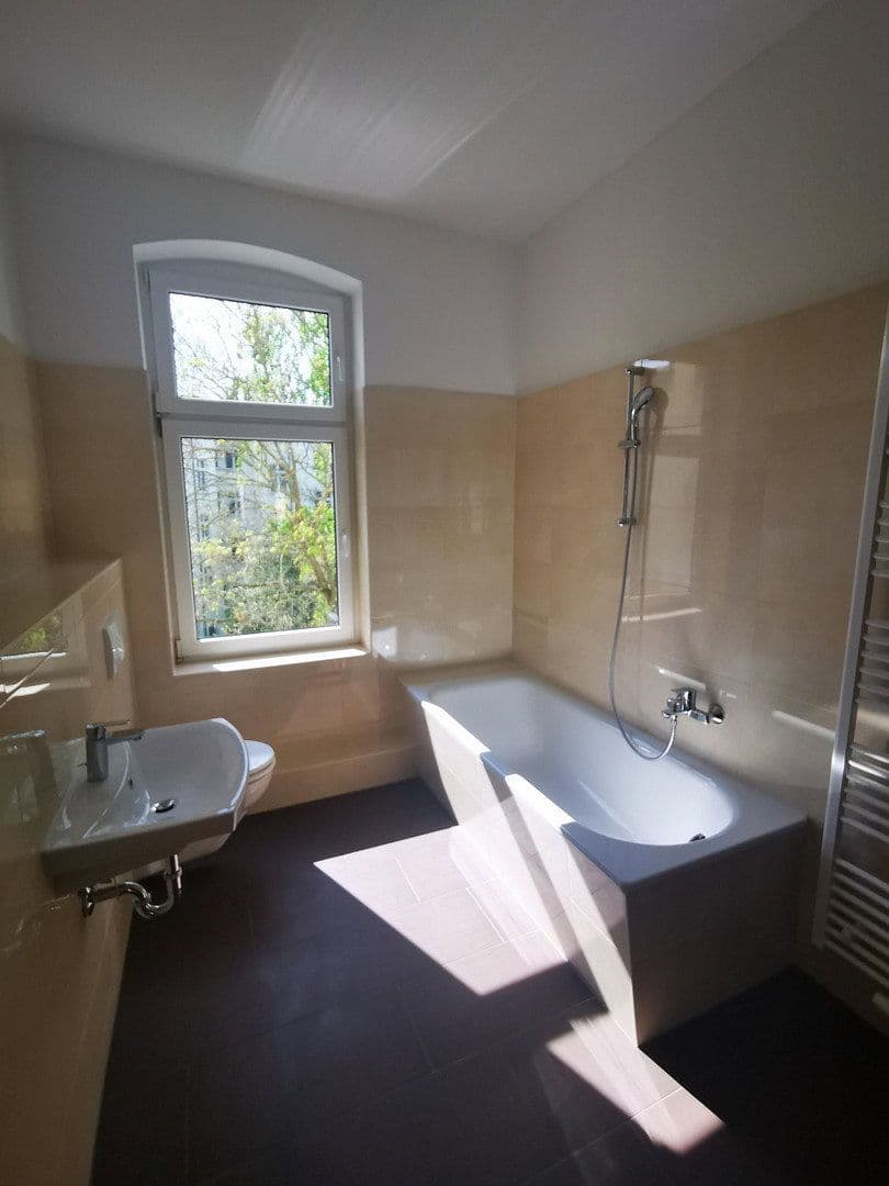Prenájom bytu 4-izbový 105 m², Lessingstraße 57, Magdeburg, Sasko-Anhaltsko Prenájom bytu 4-izbový 105 m², Lessingstraße 57, Magdeburg, Sasko-Anhaltsko