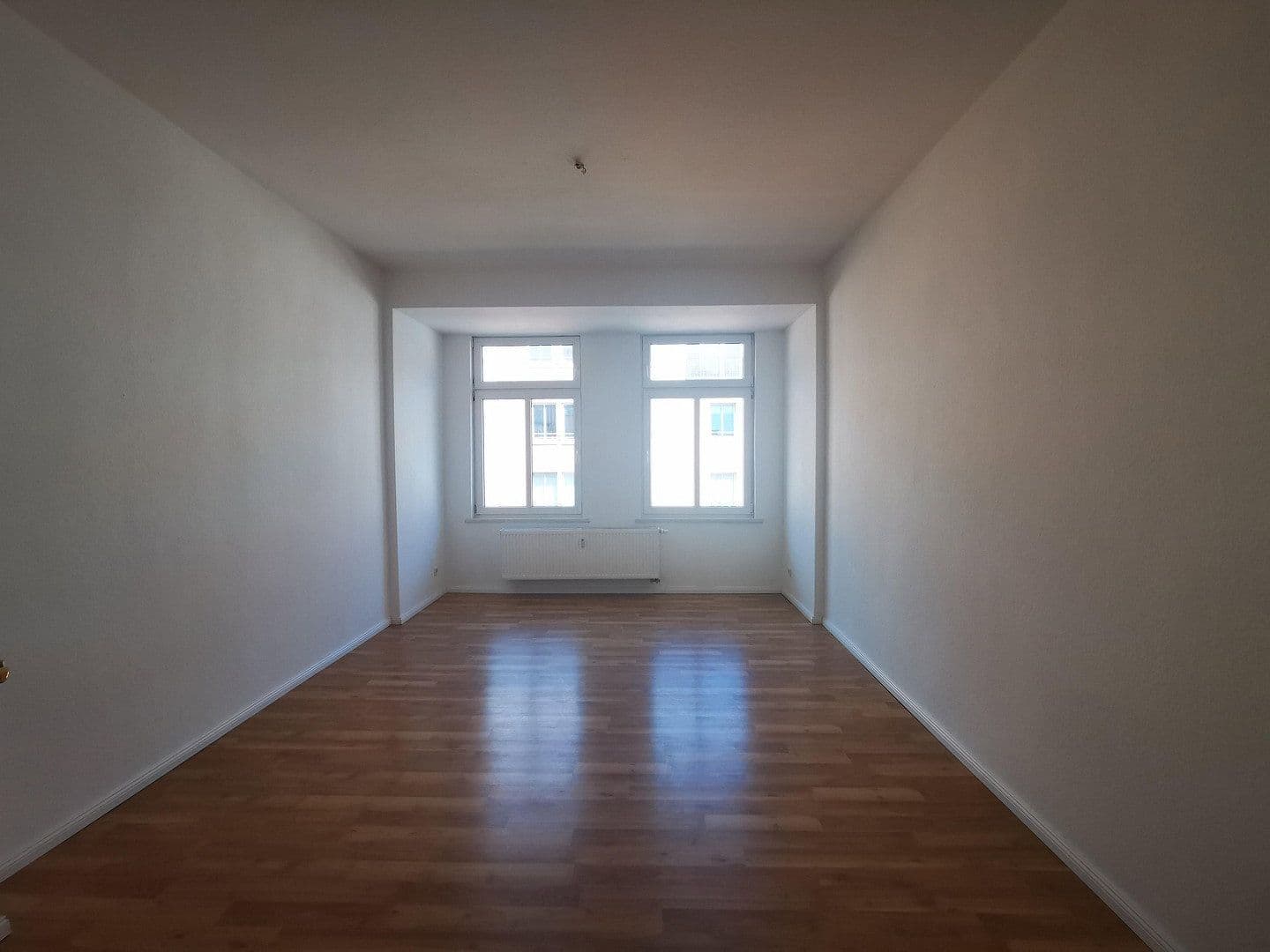 Prenájom bytu 4-izbový 105 m², Lessingstraße 57, Magdeburg, Sasko-Anhaltsko Prenájom bytu 4-izbový 105 m², Lessingstraße 57, Magdeburg, Sasko-Anhaltsko
